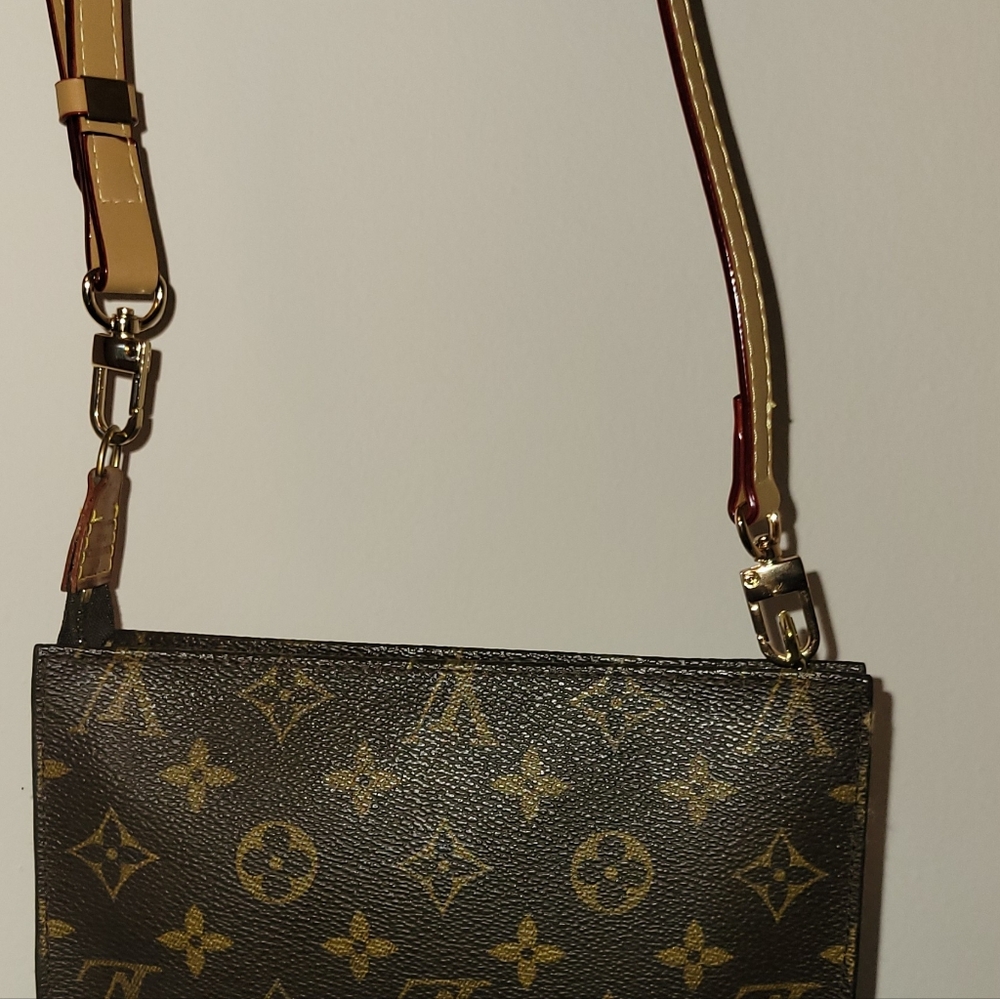 100% Authentic Louis Vitton Monogram Pouch !!! - Picture 6 of 13